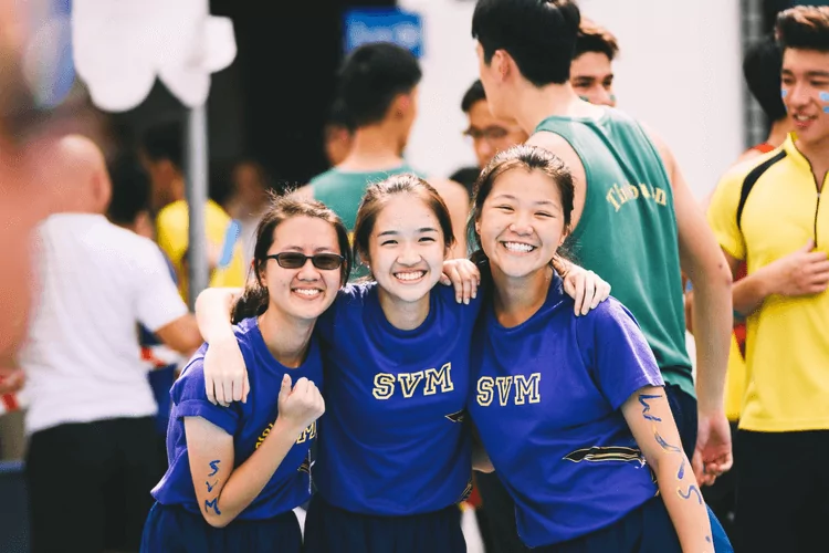 T-shirt fundraising is a great method of college crowdfunding for students and universities alike!